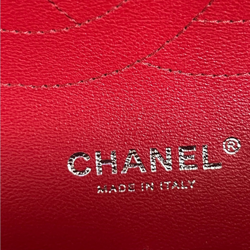 🖤SOLD ON WEBSITE🖤100% authentic CHANEL classic jumbo double flap red lambskin - Picture 2 of 9